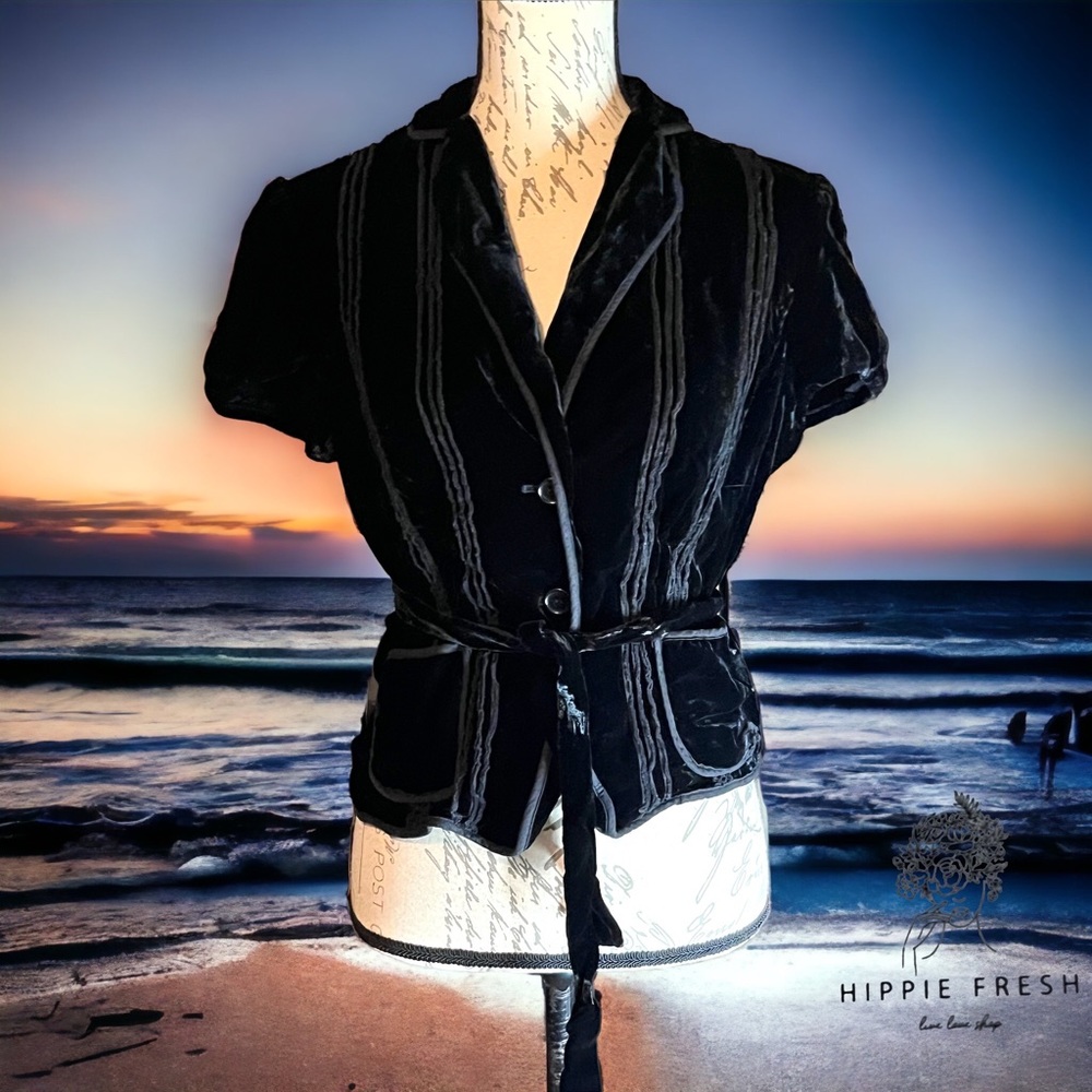 BCBG MaxAzria Black Velvet Short Sleeve Blouse/Jacket M